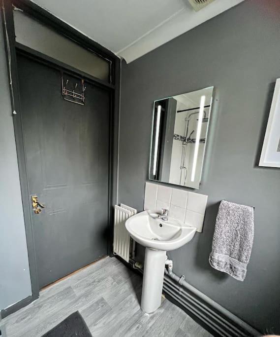 Lovely, Two Bedroom Apartment Central Location Londres Exterior foto