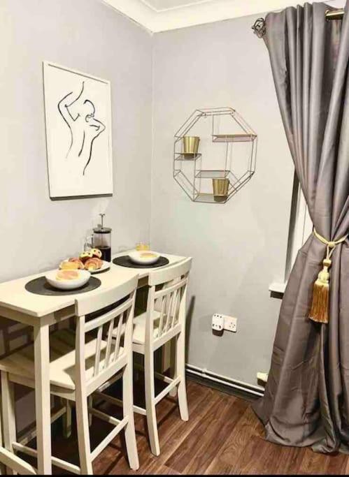 Lovely, Two Bedroom Apartment Central Location Londres Exterior foto
