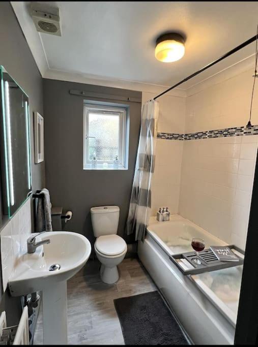 Lovely, Two Bedroom Apartment Central Location Londres Exterior foto